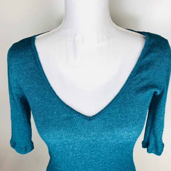 Michael Stars Stretchy V-Neck Shirt - Picture 2 of 5